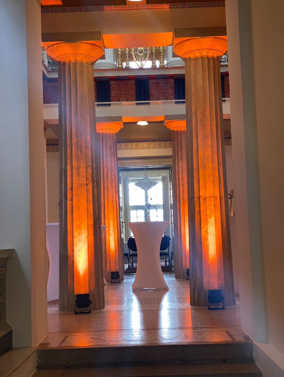 Ballsaal-Beleuchtung – Strasser Media Group